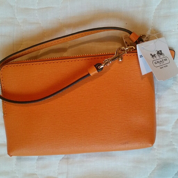 Coach Wrislet - Picture 2 of 6